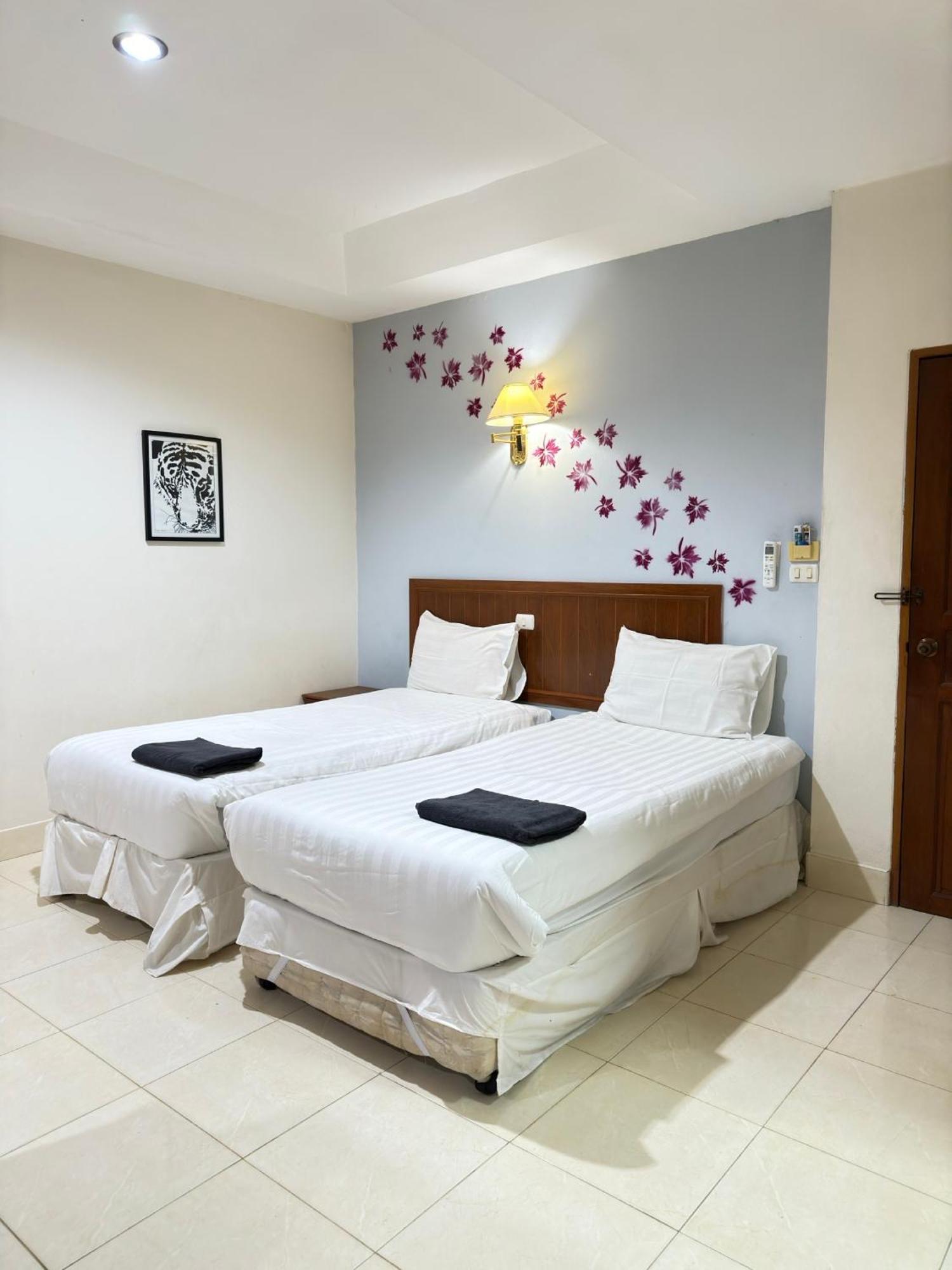 Sun & Beach Pattaya Exterior foto